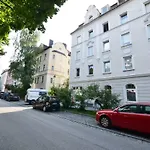 Loft Directly Next To Oktoberfest And Downtown